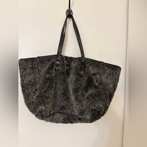 Chic Faux Fur Tote Bag - Black